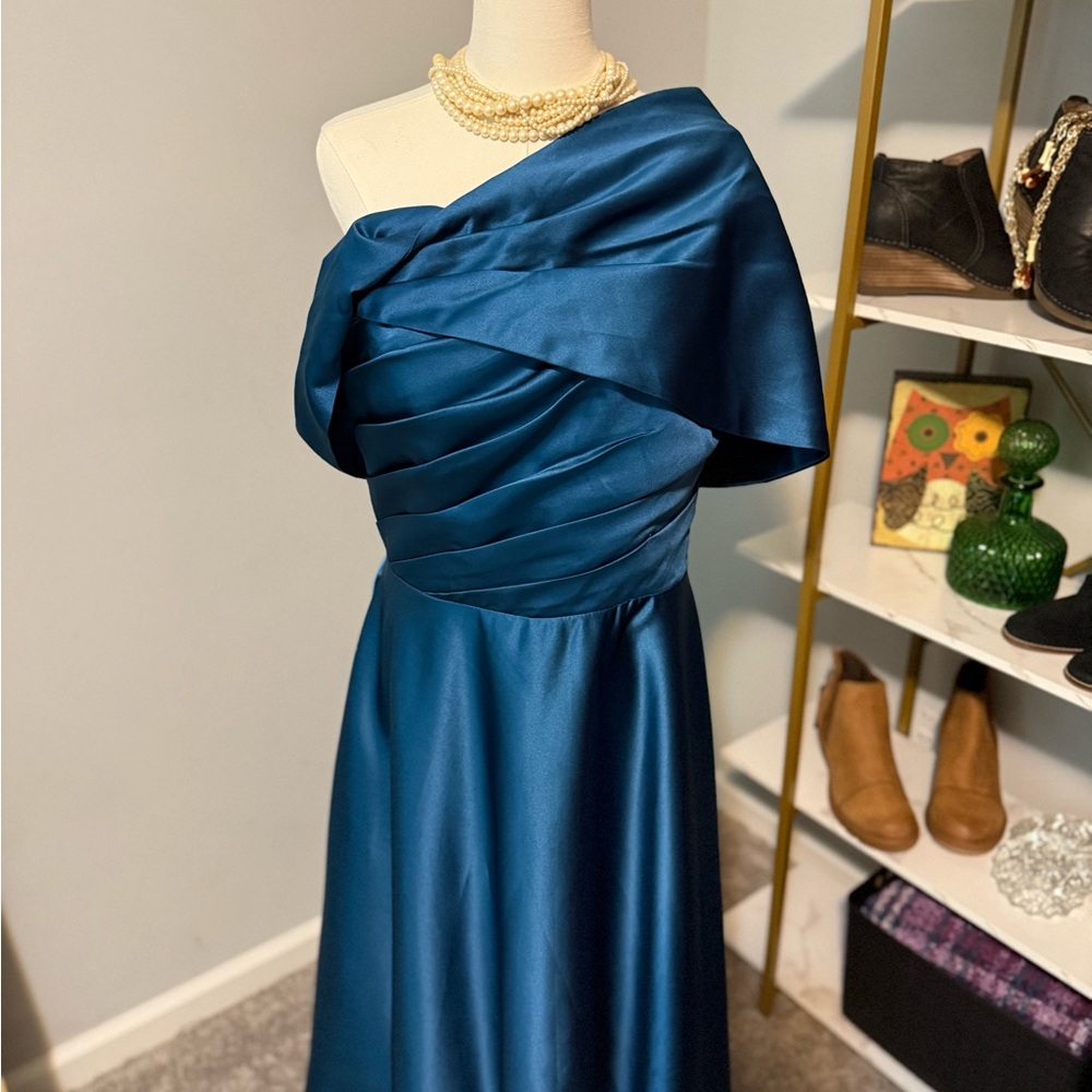 Elegant‎ Blue Off-Shoulder Dress